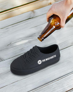 MAD HUEYS EMERGENCY SHOEY CUP BLACK