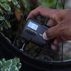RYDER E-FLOW ELECTRIC BIKE PUMP W/DIGI PRESSURE GAUGE