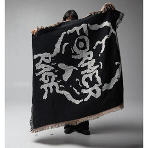 FORMER SKULLZ THROW BLANKET BLACK
