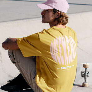 WEEKEND SOCIETY GLOBAL TEE MUSTARD