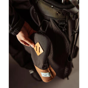 HERSCHEL SUPPLY CO HERITAGE HYBRID HEAD COVER BLACK SADDLE BROWN