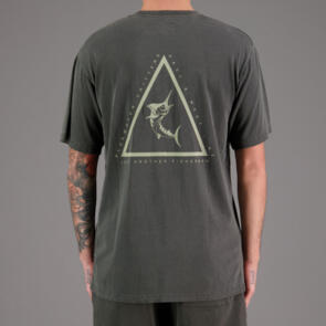 JUST ANOTHER FISHERMAN ANGLED MARLIN TEE AGED BLACK