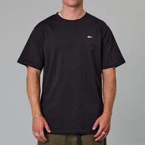 JUST ANOTHER FISHERMAN STAMP SEA TEE BLACK