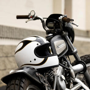 BILTWELL GRINGO ECE R22.06 [GLOSS WHITE BLACK FLAMES]