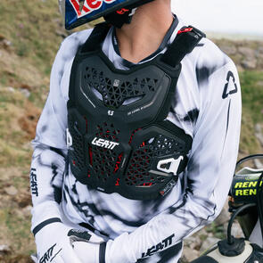 LEATT MTB CHEST PROTECTOR 4.5 HYBRID BLACK