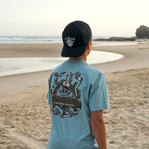 MAD HUEYS THE SEA CAPTAIN YOUTH SS TEE STEEL BLUE