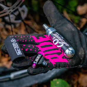 MUC-OFF BIKE MTB INFLATOR KIT 25G