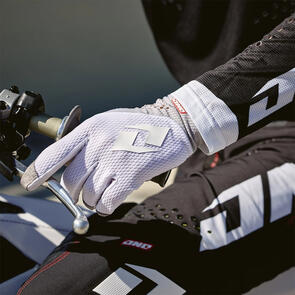 ONE INDUSTRIES V-197 GLOVES ICE - WHITE