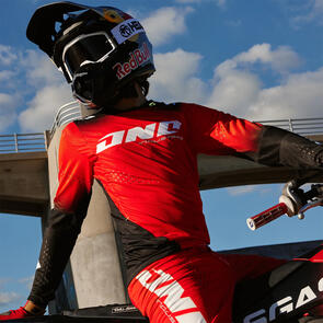 ONE INDUSTRIES X-197 JERSEY AND PANT SCORCH - RED