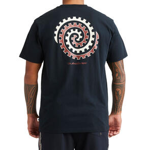 QUIKSILVER X KEHU BUTLER TAI URU TEE BLACK