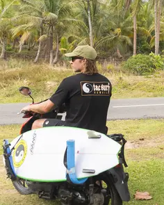 TOWN & COUNTRY SCORPION TEE BLACK