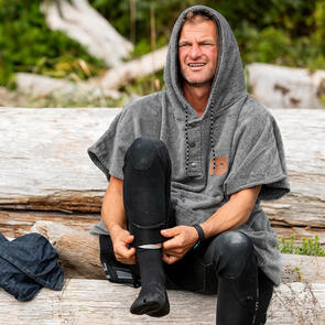 SLOWTIDE MENS THE DIGS CHANGING PONCHO HEATHER GREY