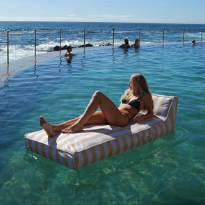 SUNNYLIFE LUXE LIE-ON LOUNGER OYSTER STRIPE
