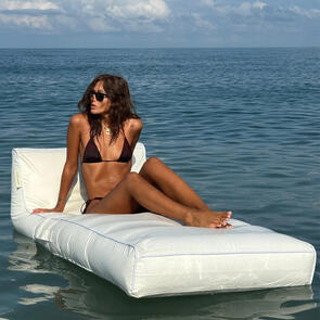 SUNNYLIFE 25 LUXE LIE-ON LOUNGER CASA BLANCA