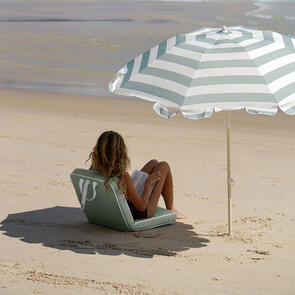 SUNNYLIFE COMPACT BEACH UMBRELLA SEA SAGE STRIPE