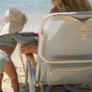 SUNNYLIFE DELUXE BEACH CHAIR BLUE STRIPE