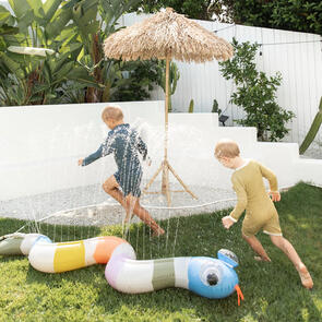 SUNNYLIFE INFLATABLE SPRINKLER INTO THE WILD MULTI