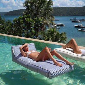 SUNNYLIFE LUXE LIE-ON LOUNGER FLOAT LE WEEKEND NAVY