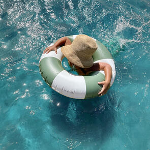 SUNNYLIFE MINI TUBE POOL RING OLIVE STRIPE