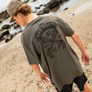 MAD HUEYS FKRS AHOY | SS TEE CHARCOAL