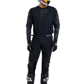 TROY LEE DESIGNS 2026 SE ULTRA JERSEY AND PANTS MONO BLACK