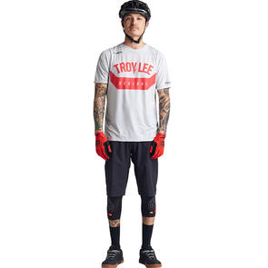 TROY LEE DESIGNS SKYLINE AIR SS JERSEY AIRCORE CEMENT AND SHORTS